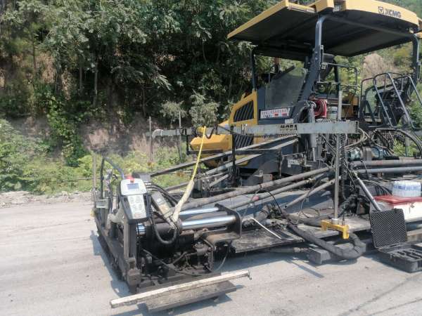 徐工RP1655T攤鋪機