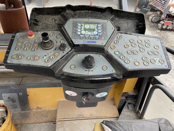 徐工RP1655T攤鋪機