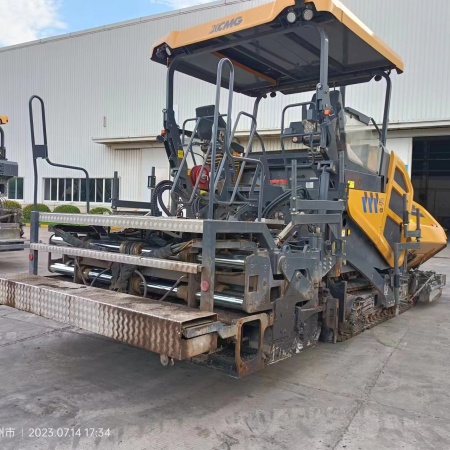 徐工RP1005T摊铺机