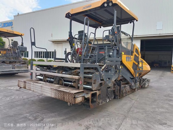 徐工RP1005T攤鋪機