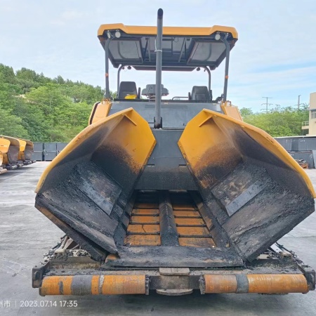 徐工RP1005T摊铺机