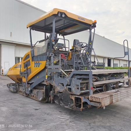 徐工RP1005T摊铺机