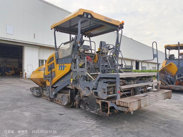 徐工RP1005T攤鋪機