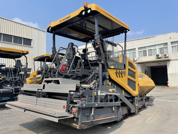 徐工RP1005T攤鋪機(jī)