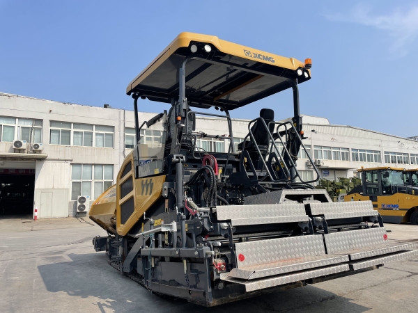 徐工RP1005T攤鋪機(jī)