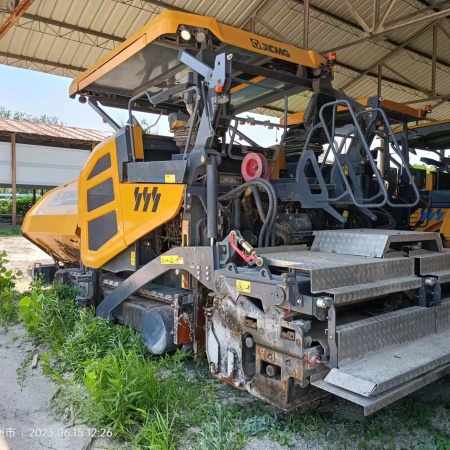 徐工RP1005T摊铺机