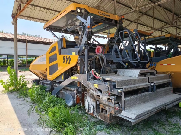 徐工RP1005T攤鋪機(jī)