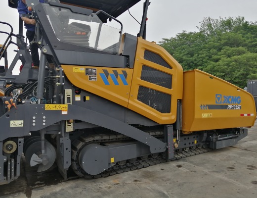 徐工RP1355T摊铺机