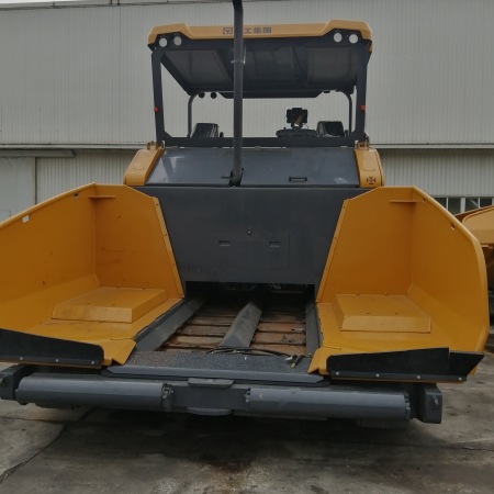 徐工RP1355T摊铺机