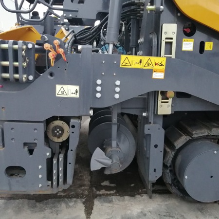 徐工RP1355T摊铺机