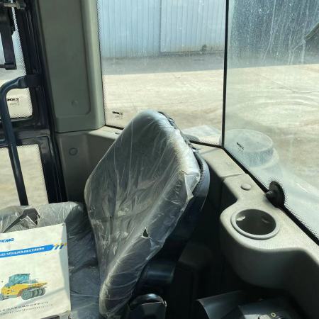 徐工XP365KS轮胎压路机