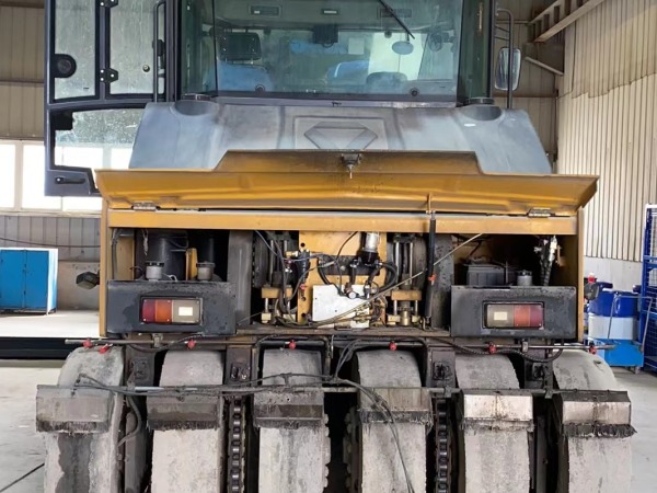 徐工XP365KS輪胎壓路機