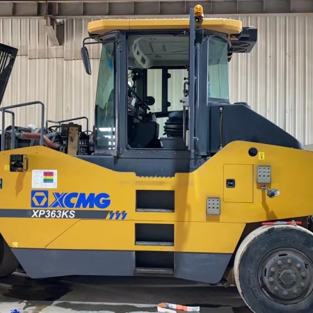 徐工XP365KS轮胎压路机