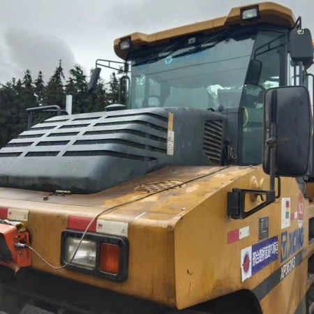 徐工XP365KS轮胎压路机