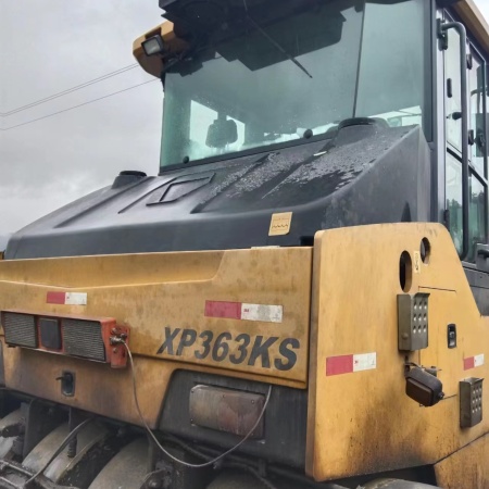 徐工XP365KS轮胎压路机