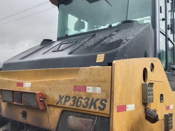 徐工XP365KS輪胎壓路機