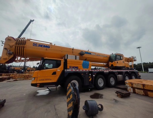 徐工XCA130L7全地面起重机