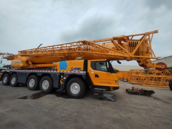 徐工XCA130L7全地面起重機(jī)