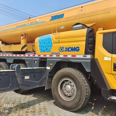 徐工XCA220全路面汽车起重机