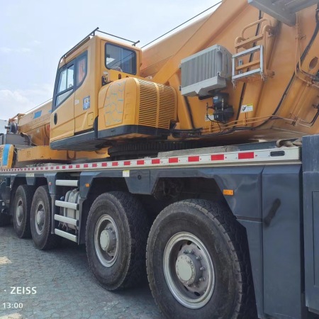 徐工XCA220全路面汽车起重机