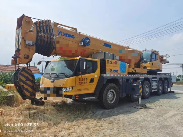 徐工XCA220全路面汽車(chē)起重機(jī)