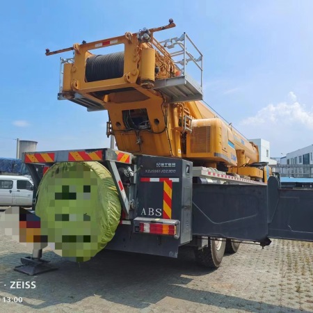 徐工XCA220全路面汽车起重机