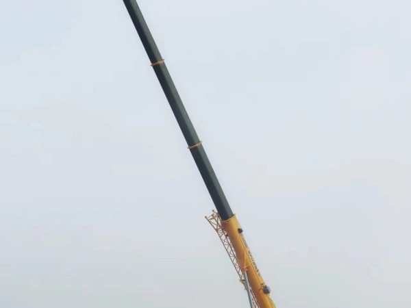 徐工XCR25L5越野輪胎起重機(jī)