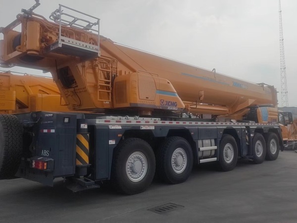 徐工XCA180L8全地面起重機