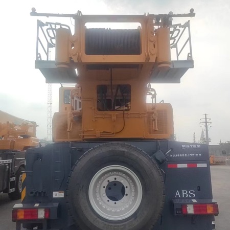 徐工XCA180L8全地面起重机