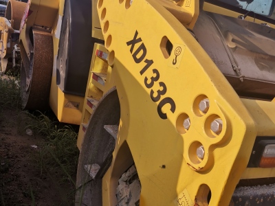 徐工XD133C雙鋼輪壓路機(jī)