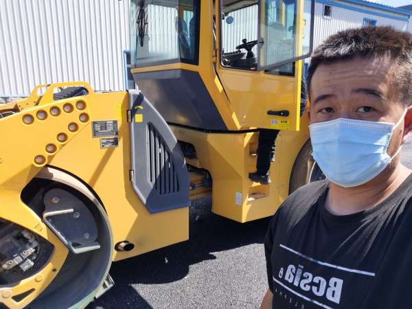 徐工XD133C雙鋼輪壓路機(jī)