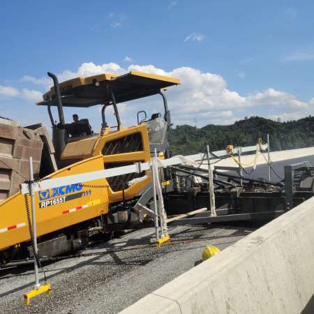 徐工RP1655T摊铺机