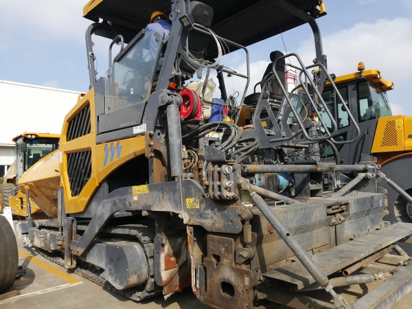 徐工RP1655T攤鋪機(jī)