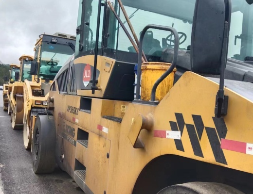 徐工XP365KS轮胎压路机