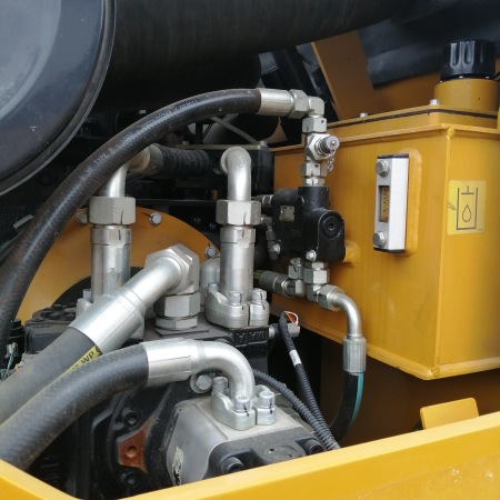 徐工XP365KS轮胎压路机