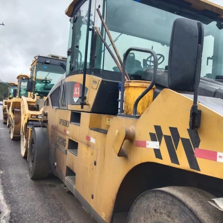 徐工XP365KS轮胎压路机