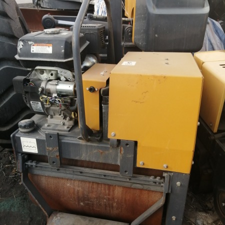 徐工XMR050手扶式振动压路机