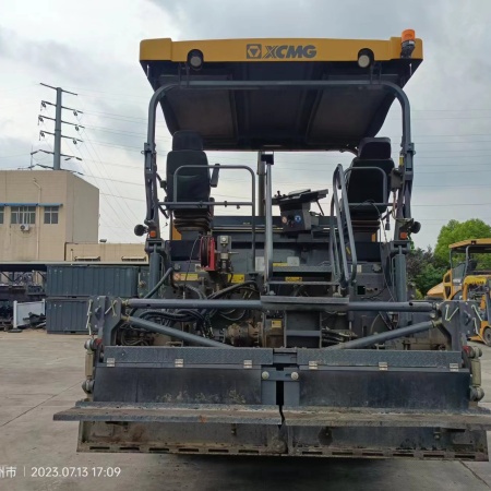 徐工RP1253T摊铺机