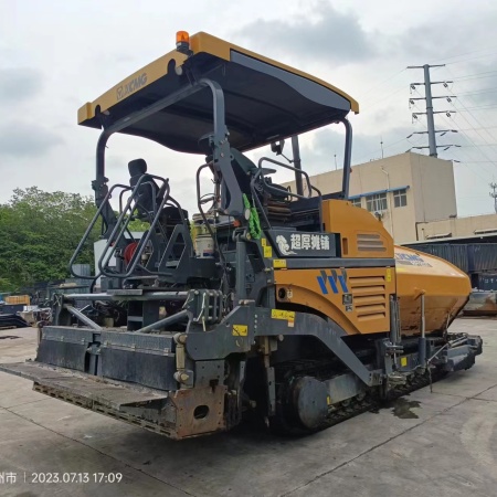 徐工RP1253T摊铺机