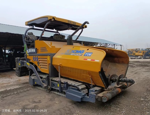 徐工RP1253T摊铺机