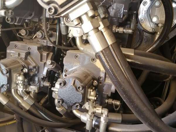 徐工RP1253T攤鋪機(jī)