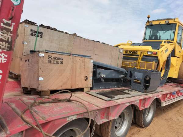 徐工RP1003T攤鋪機(jī)