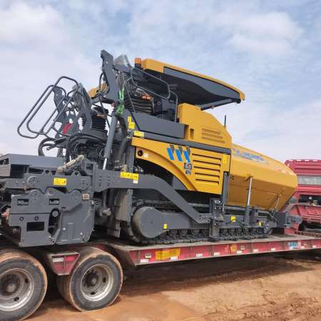 徐工RP1003T摊铺机