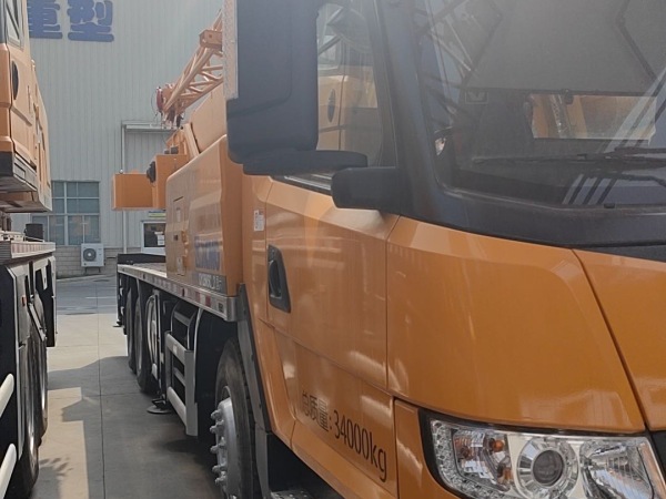 徐工QY25K5C汽車(chē)起重機(jī)