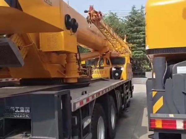 徐工QY25K5C汽車(chē)起重機(jī)