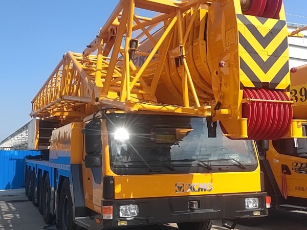 徐工QAY200全路面汽車起重機(jī)