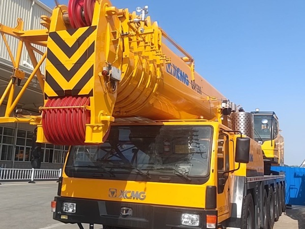 徐工QAY200全路面汽車起重機(jī)