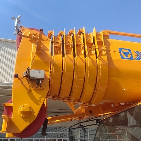 徐工QAY200全路面汽车起重机