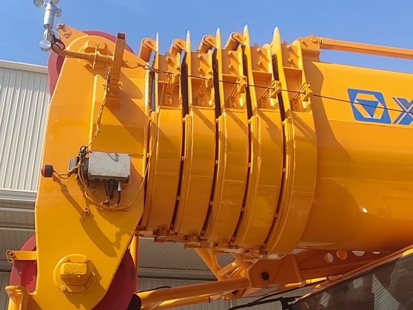 徐工QAY200全路面汽車起重機(jī)