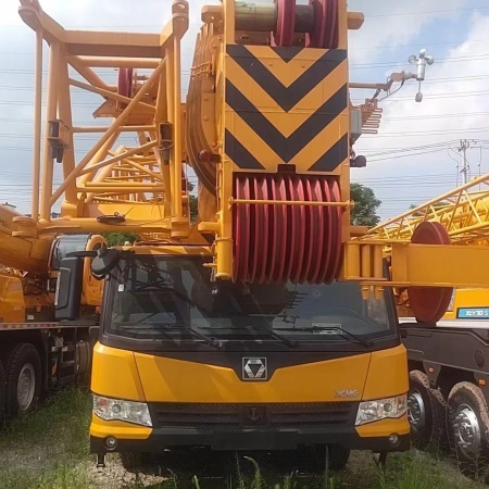 徐工XCT100汽车起重机